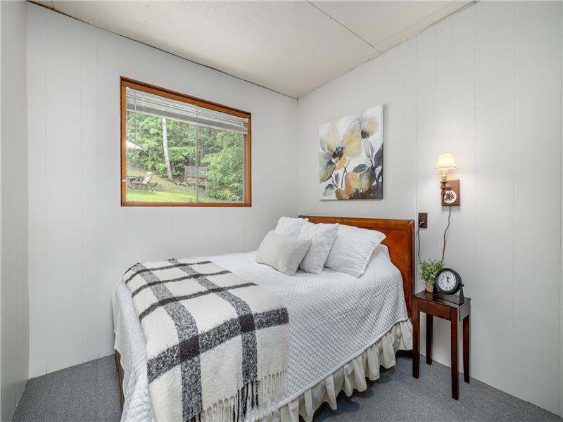 ONE WEEK LEFT IN JULY! FULLY Coe Hill Cottage Rental DI30613