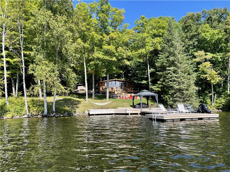 Baptiste Lake, Chalet Style Retreat Bancroft Cottage Rental PL30629 CottagesInCanada