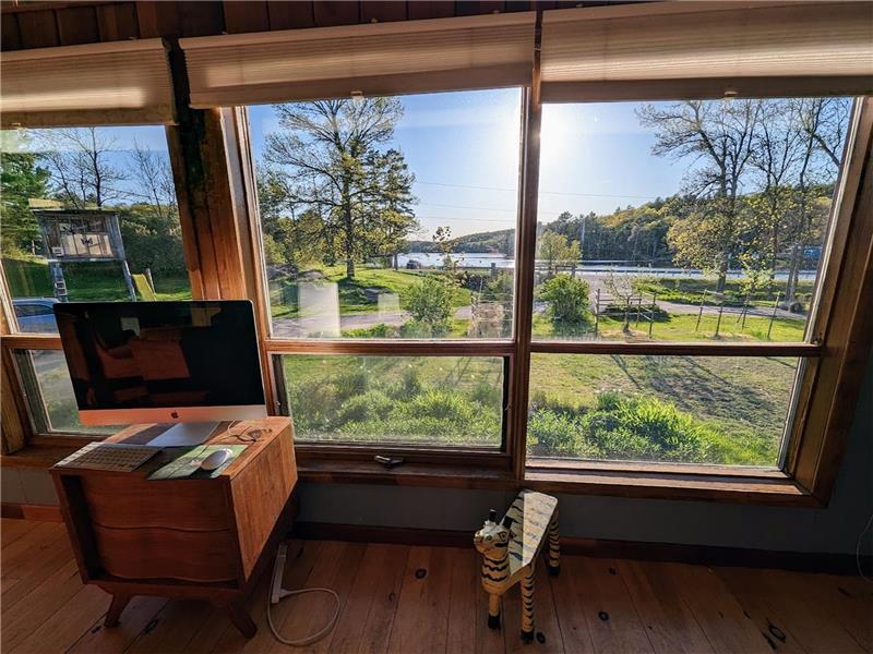 Waterfront Cottage on Millers Lake Perth Cottage Rental GL30656