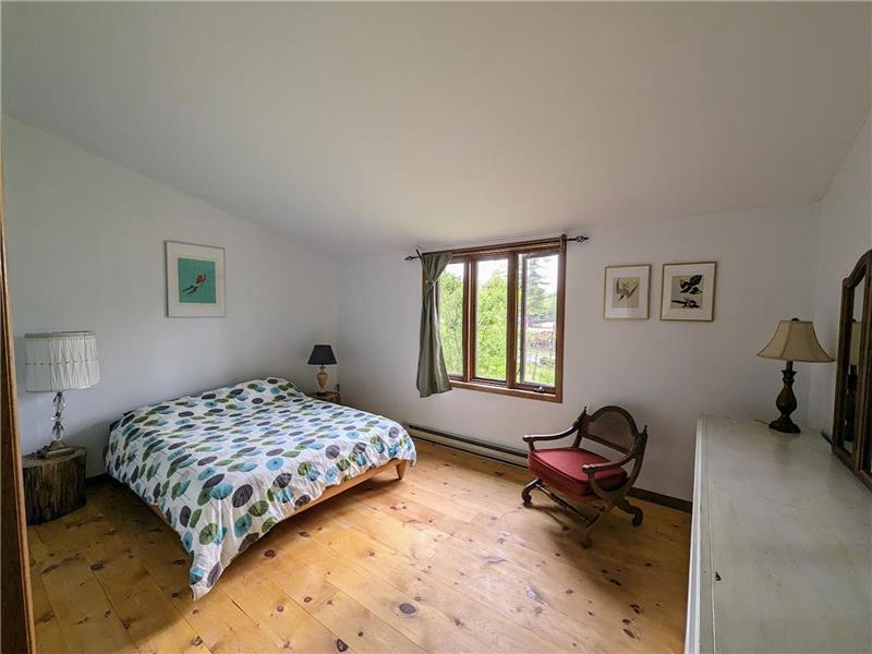 Waterfront Cottage on Millers Lake Perth Cottage Rental GL30656