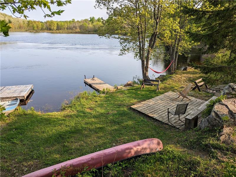 Waterfront Cottage on Millers Lake Perth Cottage Rental GL30656
