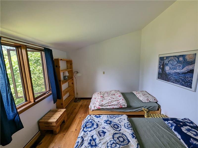 Waterfront Cottage on Millers Lake Perth Cottage Rental GL30656