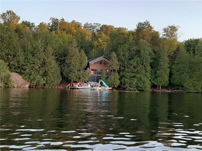 The Lake House Kinmount Cottage Rental GL30776 CottagesInCanada
