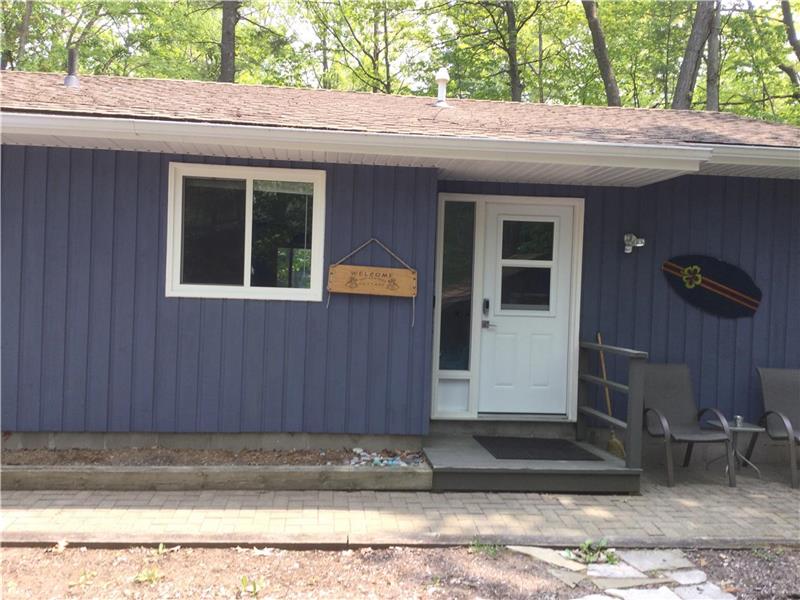 TWO SISTERS COTTAGE, SOUTHCOTT Grand Bend Cottage Rental GL30783