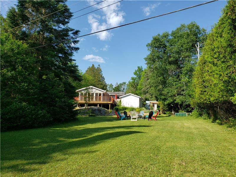 3 Amigos Cottage Cottage Rental GL30791 CottagesInCanada