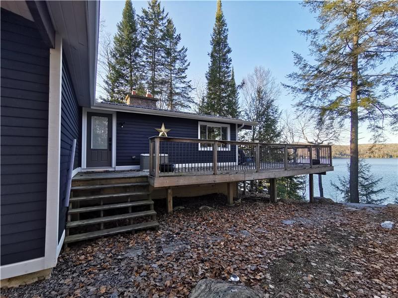D'SAMS Cottage Haliburton Cottage Rental DI30937 CottagesInCanada