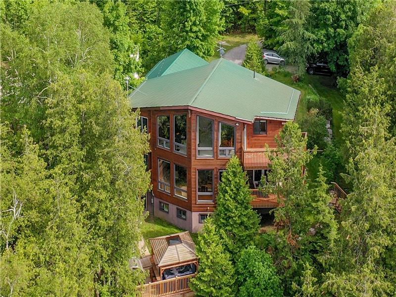 On Top Of Pigeon Lake Lakehurst Cottage Rental PL30975