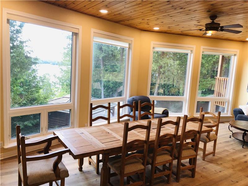 On Top Of Pigeon Lake Lakehurst Cottage Rental PL30975