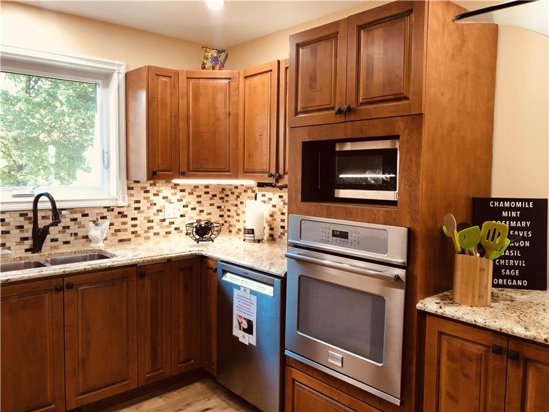 On Top Of Pigeon Lake Lakehurst Cottage Rental PL30975