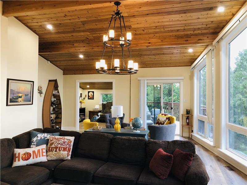 On Top Of Pigeon Lake Lakehurst Cottage Rental PL30975