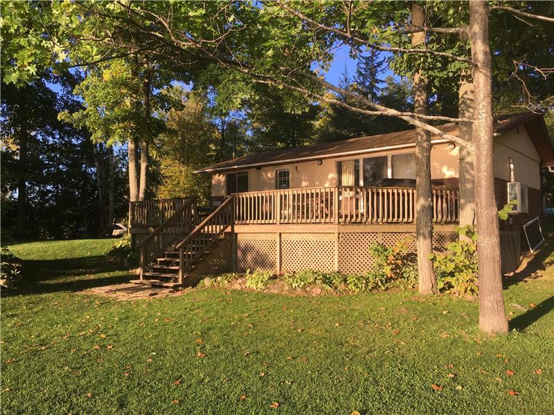 Kawartha Hideaway Buckhorn Cottage Rental PL31074 CottagesInCanada