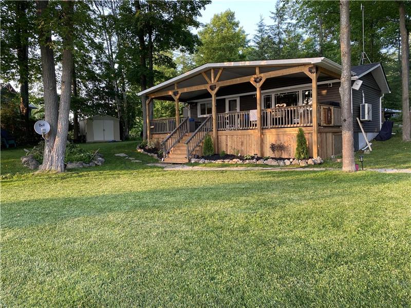 Kawartha Hideaway Buckhorn Cottage Rental PL31074 CottagesInCanada