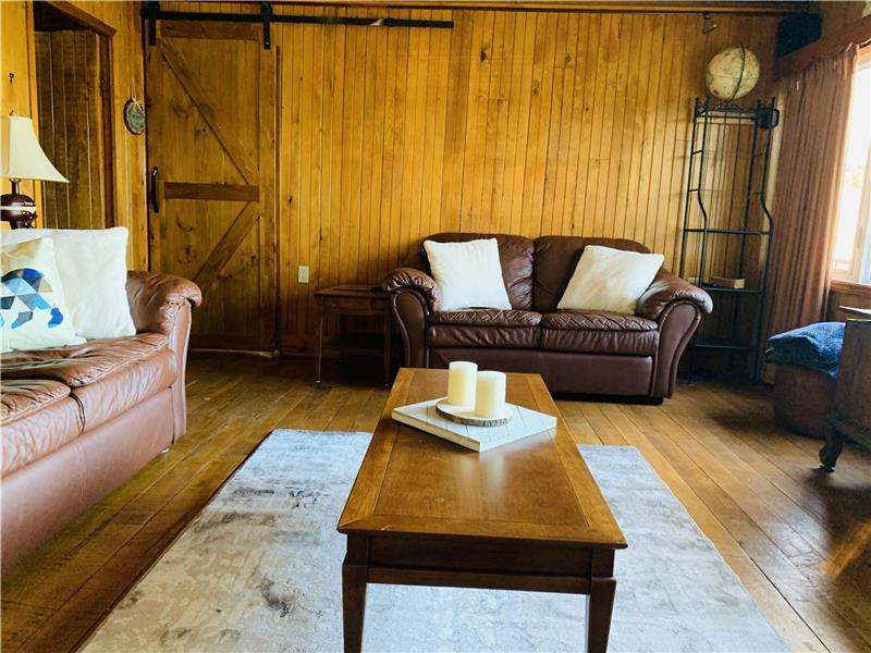 Yellow Cottage Sandy Lake aka Buckhorn Cottage Rental DI31086