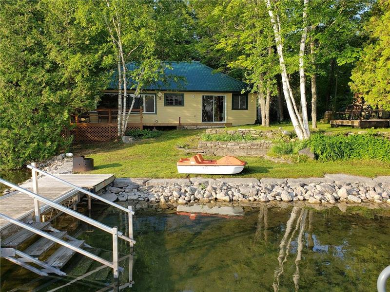 Yellow Cottage Sandy Lake aka Buckhorn Cottage Rental DI31086