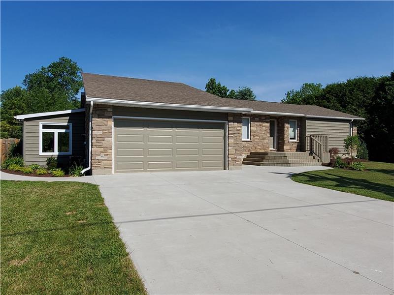 NOW BOOKING FALL AND WINTER RENTALS Grand Bend Cottage Rental DI