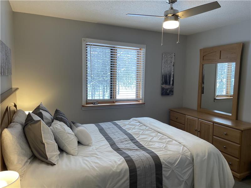 Secluded Spectacular Viceroy Home Eagle Lake Cottage Rental PL