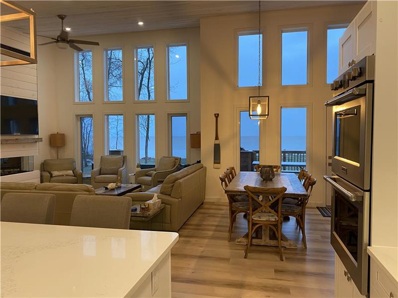 2000 SQ FOOT 5 BEDROOM GIMLI LAKE Gimli Cottage Rental DI31366