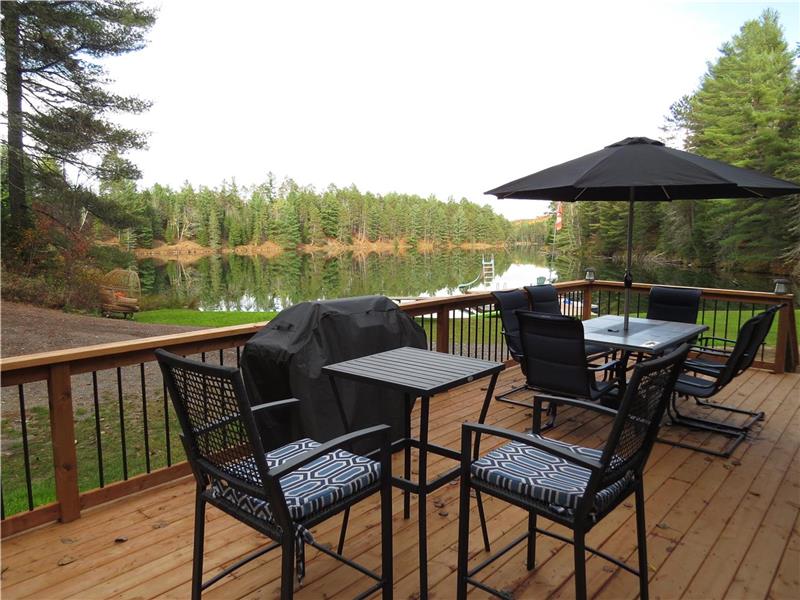 Private, Modern, Family Friendly Kazabazua / Danford Lake Cottage Rental DI31621