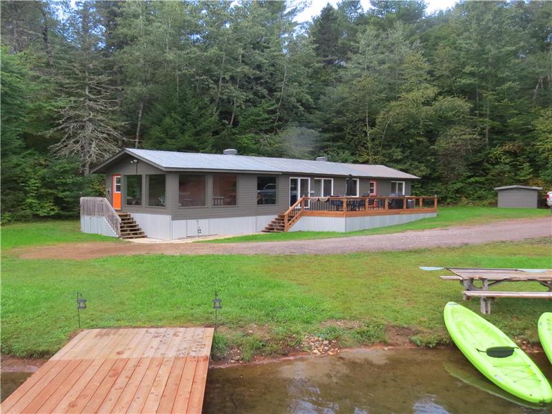 Chalet privé, moderne et familial Chalet à louer Kazabazua / Danford