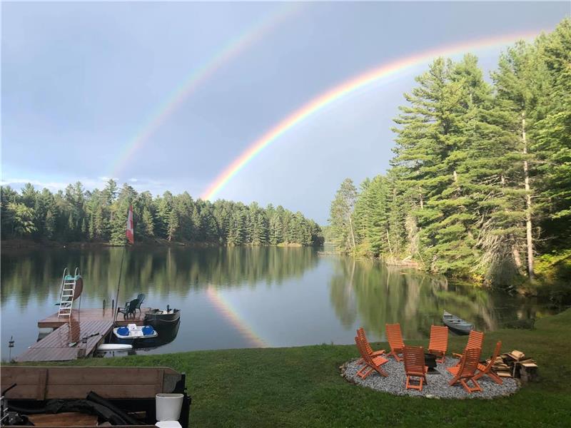 Private, Modern, Family Friendly Kazabazua / Danford Lake Cottage Rental DI31621