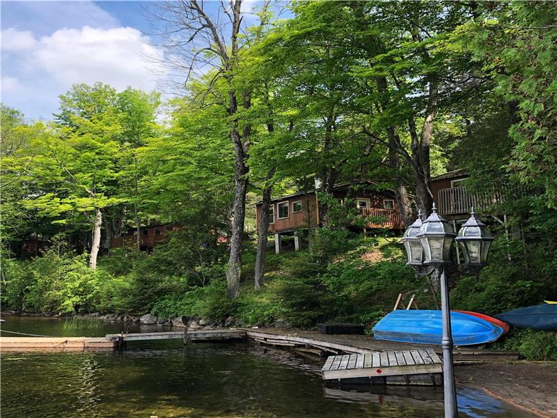 MOHAWK LODGE Sharbot Lake Cottage Rental PL31635 CottagesInCanada