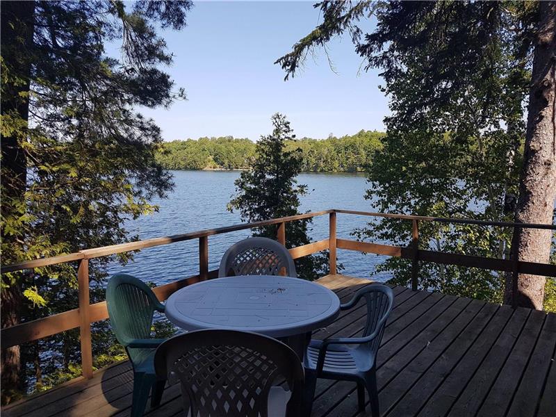 mohawk-lodge-sharbot-lake-cottage-rental-pl-31635-cottagesincanada