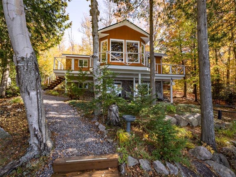 ESCAPE TO THE TRANQUILITY OF LAKE Burks Falls Cottage Rental GL