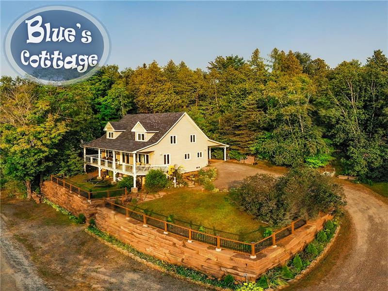 Blue's CottagePeculiarly Gilmour Cottage Rental DI31820