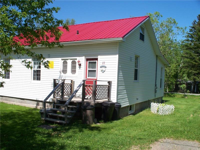 Parlee Beach Seewater Cottages 11 Shediac Cottage Rental GL31892 CottagesInCanada