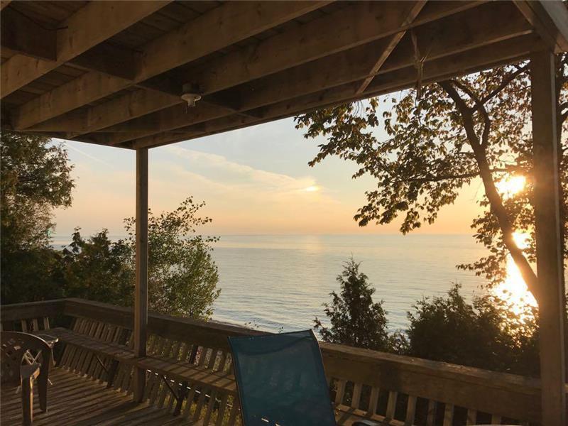 Charming Lake Huron Cottage ON the Goderich Cottage Rental DI31893
