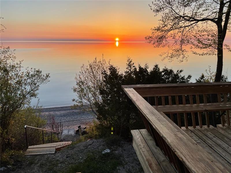 Charming Lake Huron Cottage ON the Goderich Cottage Rental DI31893