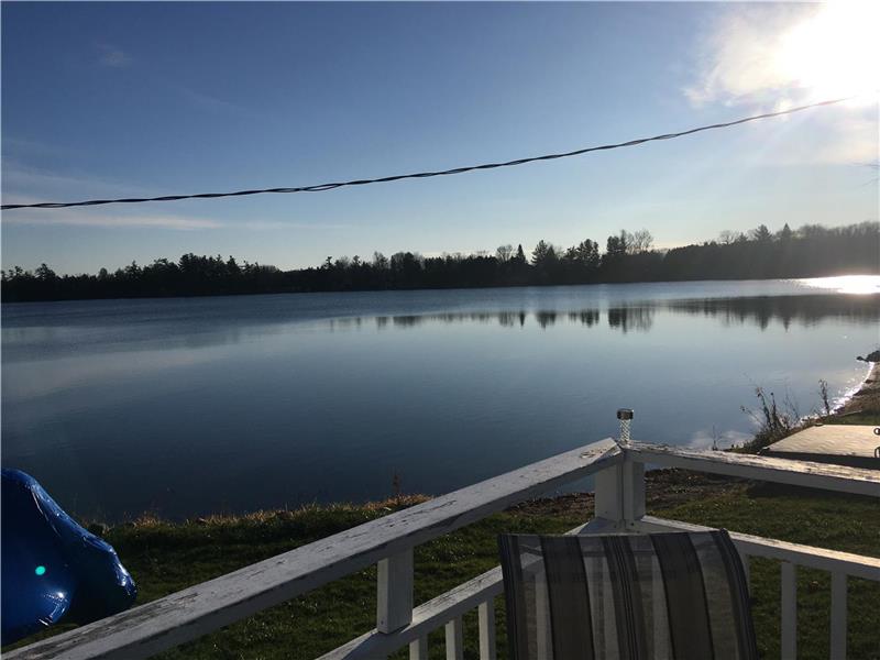 Oasis on Beaver Lake Erinsville Cottage Rental GL31927