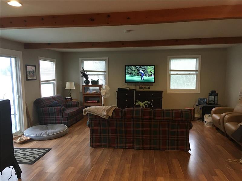 Oasis on Beaver Lake Erinsville Cottage Rental GL31927