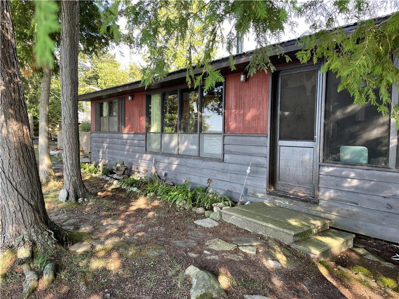 Ontario Round Lake Retreat, Havelock Cottage Rental DI31938