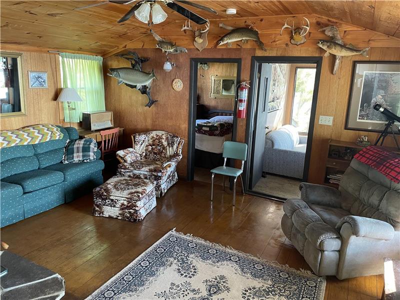 Ontario Round Lake Retreat, Havelock Cottage Rental DI31938