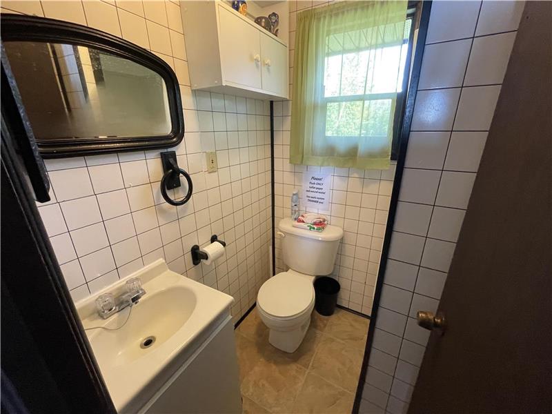 Ontario Round Lake Retreat, Havelock Cottage Rental DI31938