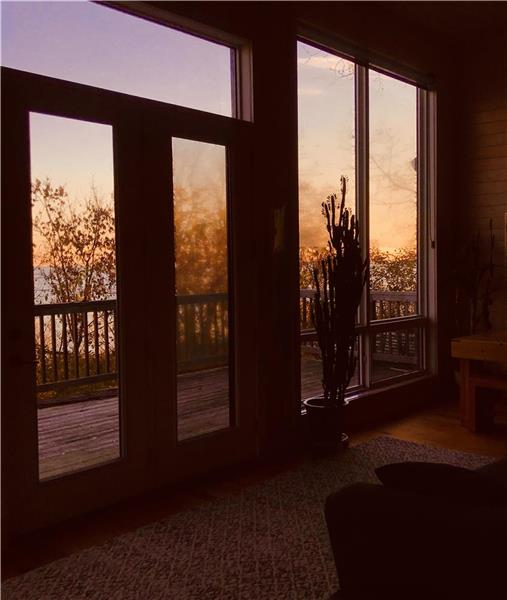 Willow Island Lake House Gimli Cottage Rental GL31960