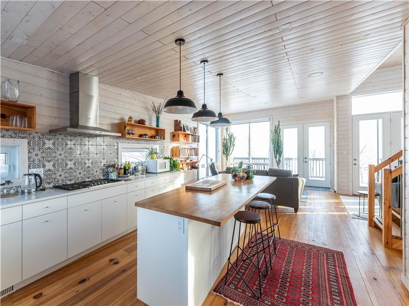 Willow Island Lake House Gimli Cottage Rental GL31960