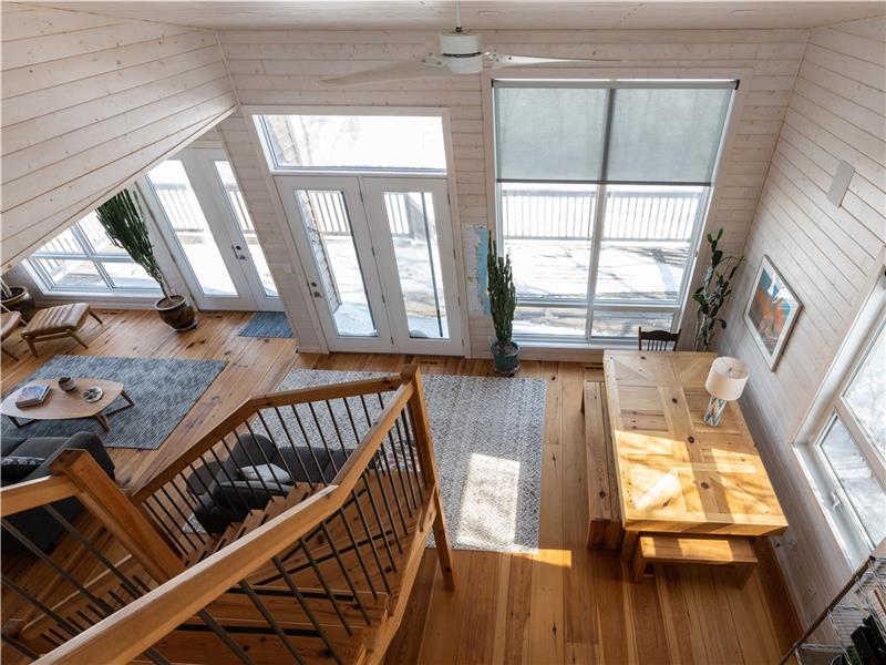 Willow Island Lake House Gimli Cottage Rental GL31960