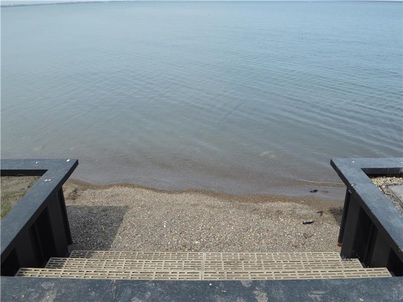 Waterfront property in Erieau on Erieau Cottage Rental GL32051