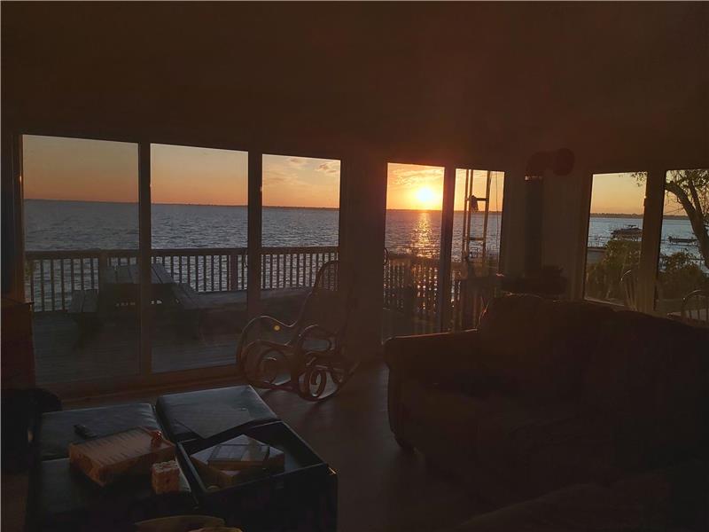 Waterfront property in Erieau on Erieau Cottage Rental GL32051