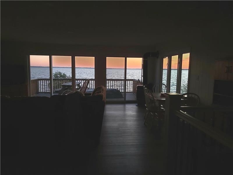 Waterfront property in Erieau on Erieau Cottage Rental GL32051