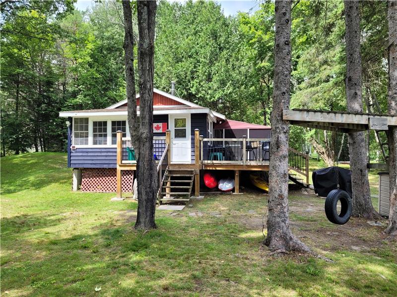Charming Waterfront Cottage, Parry Parry Sound Cottage Rental GL