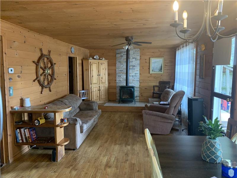 Family beachfront cottage Mcdonalds Corners Cottage Rental GL32090