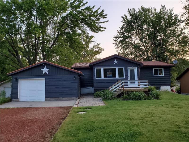 Gatherings River House Hot Tub! Washago Cottage Rental GL32097