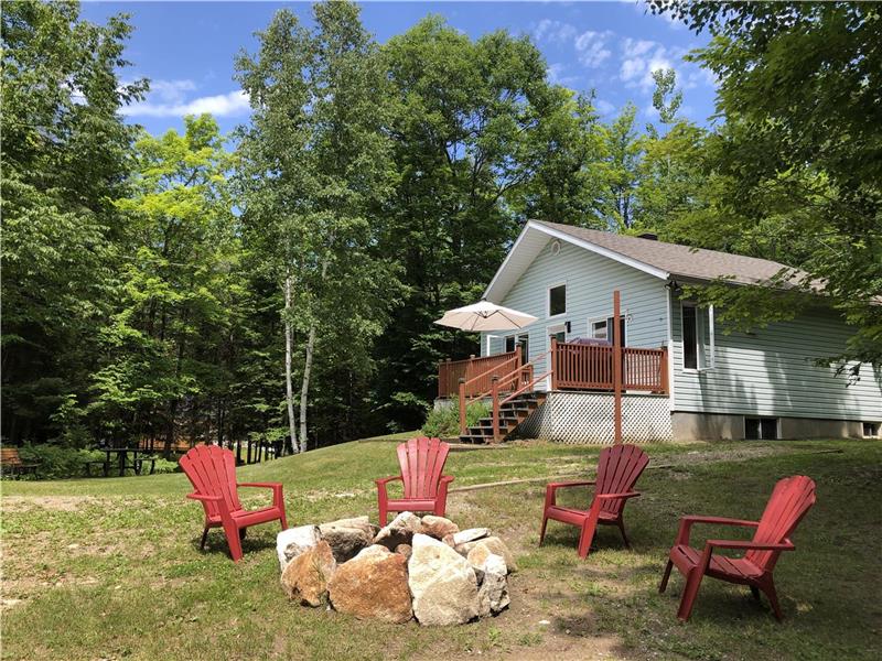 Chalet du Lac Bernard Nature's La Pêche Cottage Rental PL32126