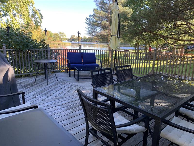 Private Lakefront house with 100 ft Port Severn Cottage Rental DI