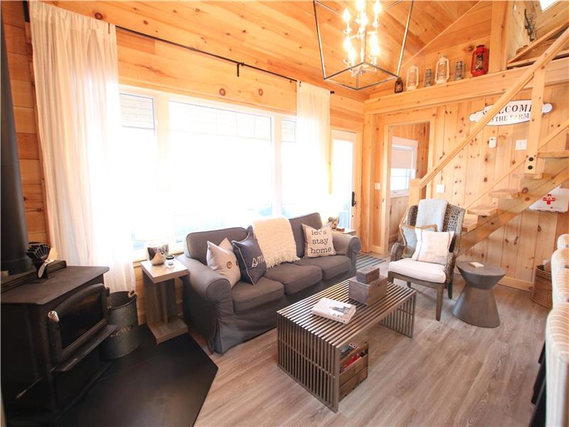 To The Cozy Cabin On Mcdonalds Corners Cottage Rental DI