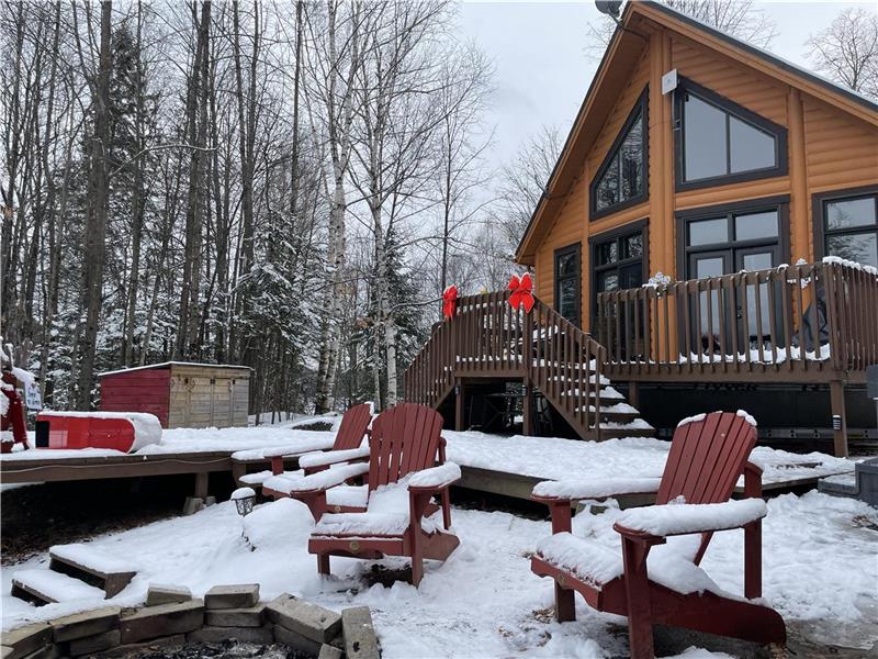 Joy's Chalet Hottub, Lake, & Bowman Cottage Rental DI32261