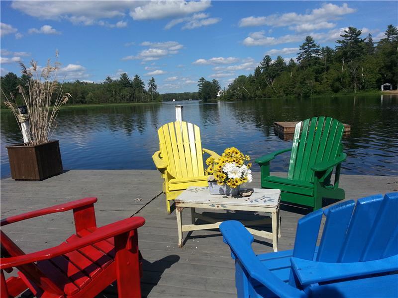 Luxury Lakehouse for 14 on 10 Acres Coboconk Cottage Rental PL32324 CottagesInCanada